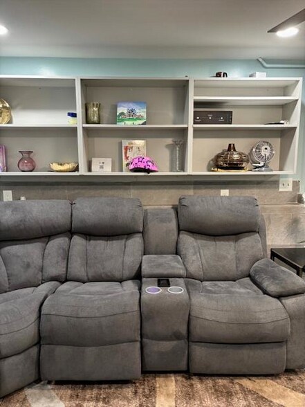 Building Photo - 41 Cedar St