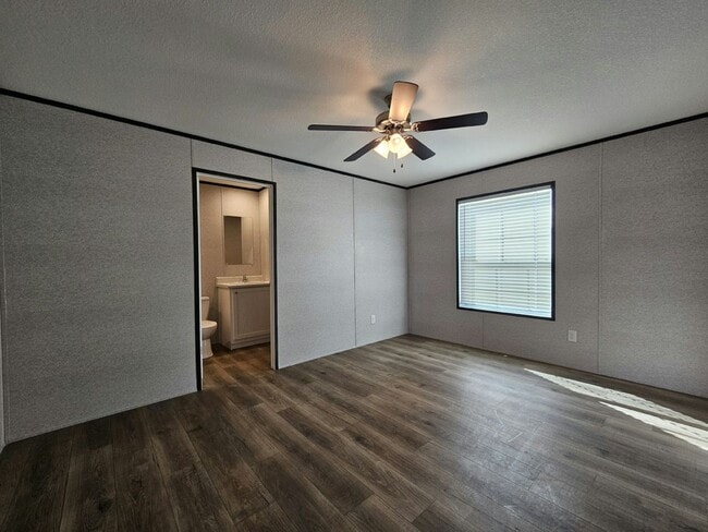 Building Photo - 507 Suwanee Dr
