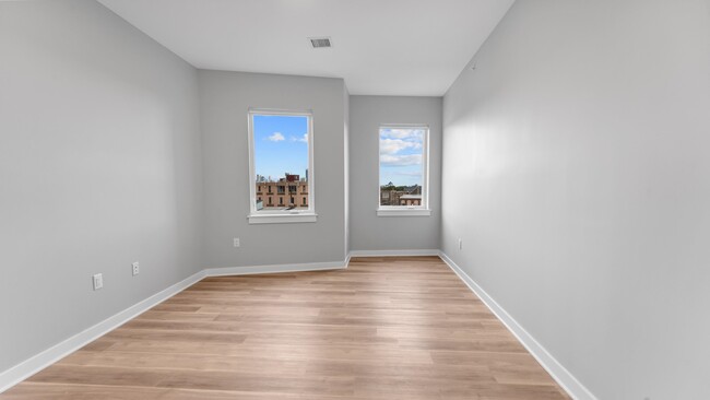 Building Photo - 475 Communipaw Ave