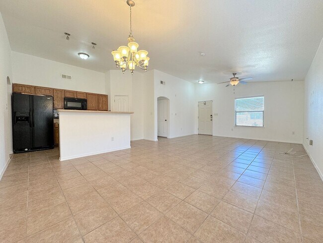 Building Photo - Northeast El Paso 3 Bed Refrig A/C