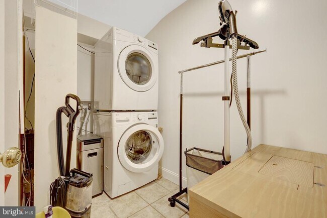 Building Photo - 10809 Nicholsridge Rd