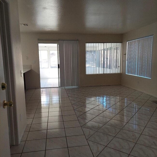 Building Photo - 8021 Eppick Ct