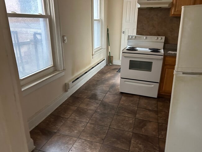 Building Photo - 940 Broad St