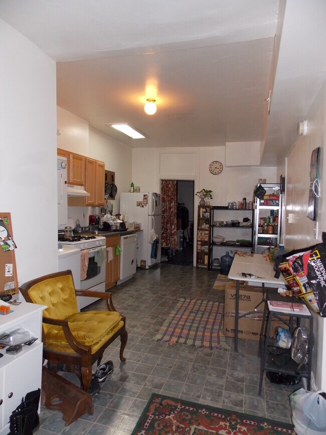 Building Photo - 2109 St Paul St