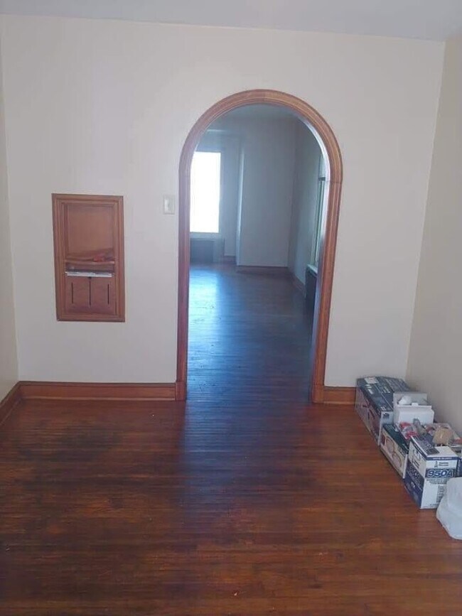 Building Photo - 465 W 3rd St