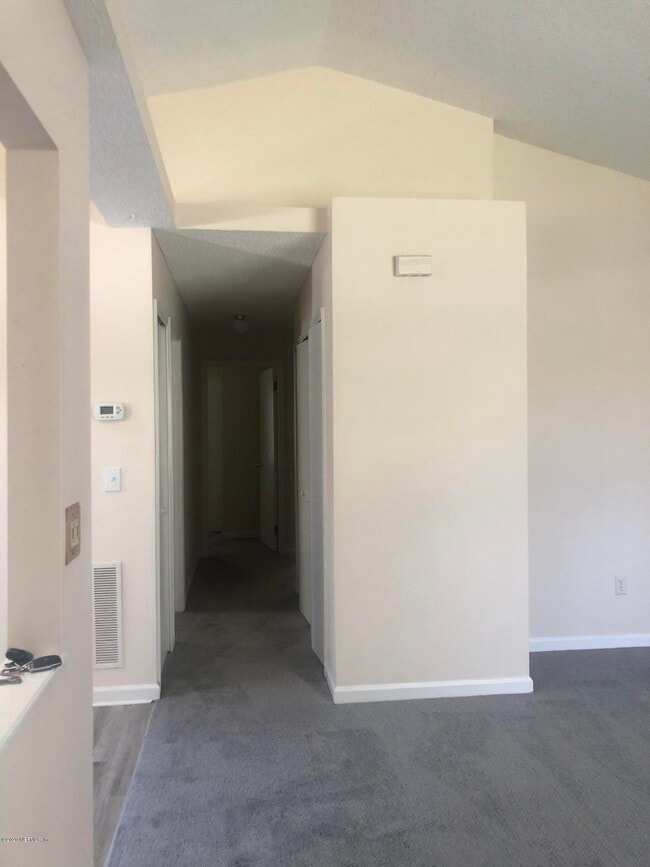 Building Photo - 141 Jasmine St