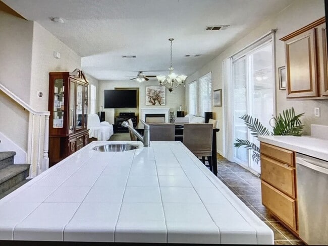 Building Photo - Two story Yuba City Home