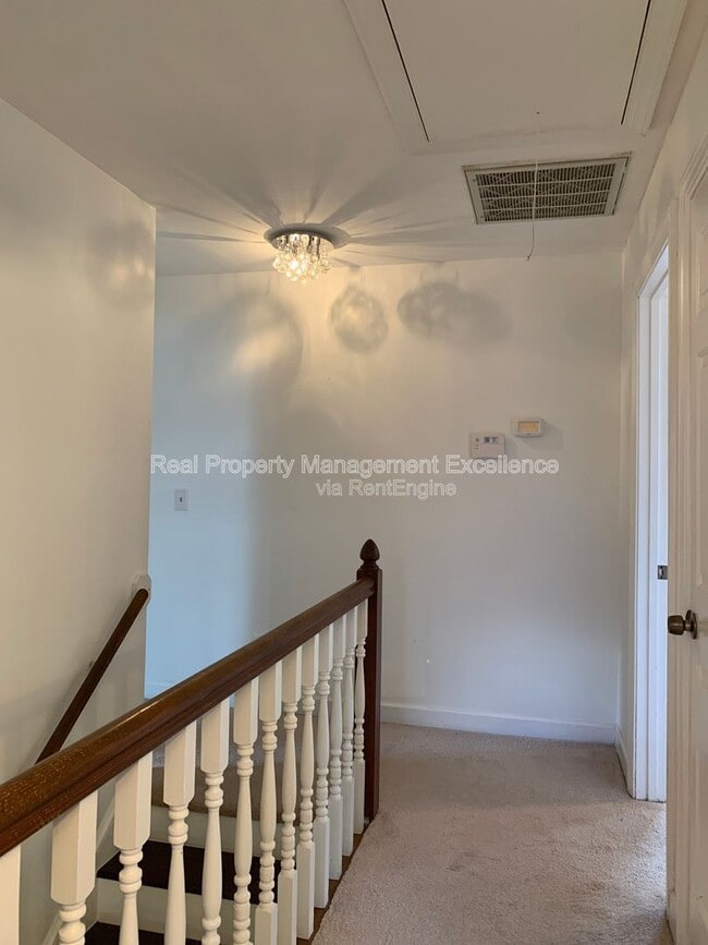 Building Photo - 2605 Diamondhitch Trail