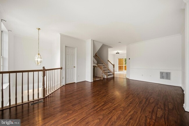 Building Photo - 25251 Dunvegan Square