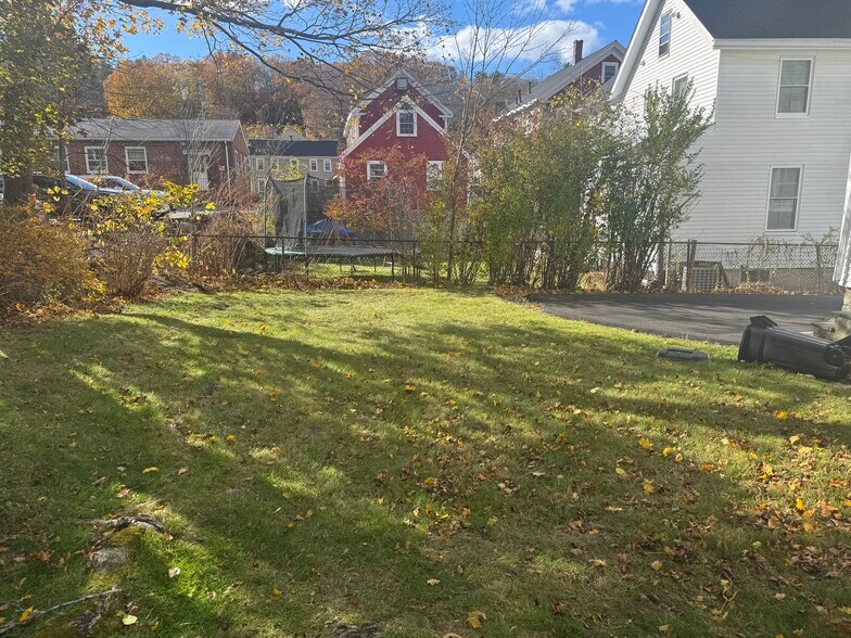 Building Photo - 5 Curve St