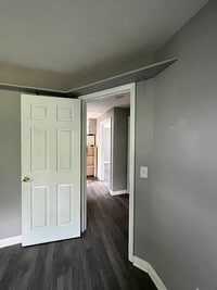 Building Photo - 122 Grace St