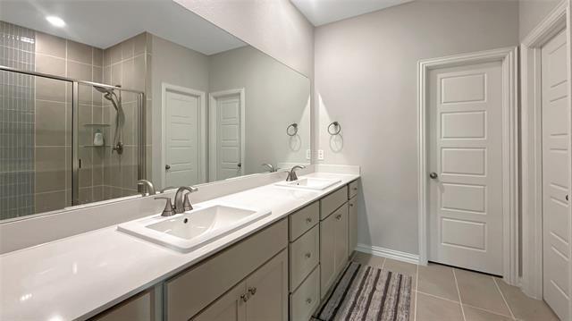 Building Photo - 8277 Huron Peak Dr
