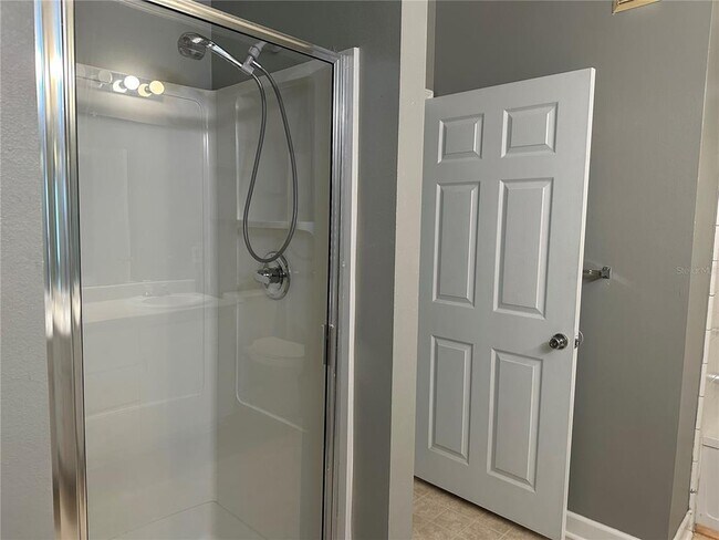 Building Photo - 18302 Bridle Club Dr