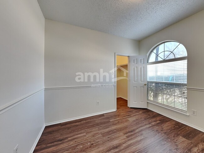 Building Photo - 6711 Flamewood Dr