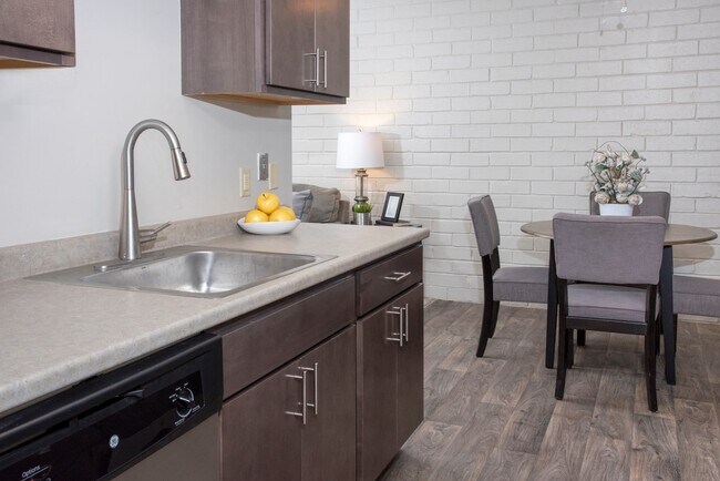 Remodeled Apartment - Meadowview Apartments