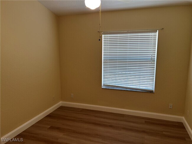 Building Photo - 6918 Satinleaf Rd N