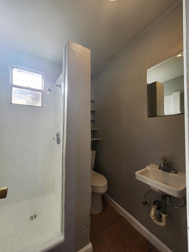 Building Photo - Studio Apartment