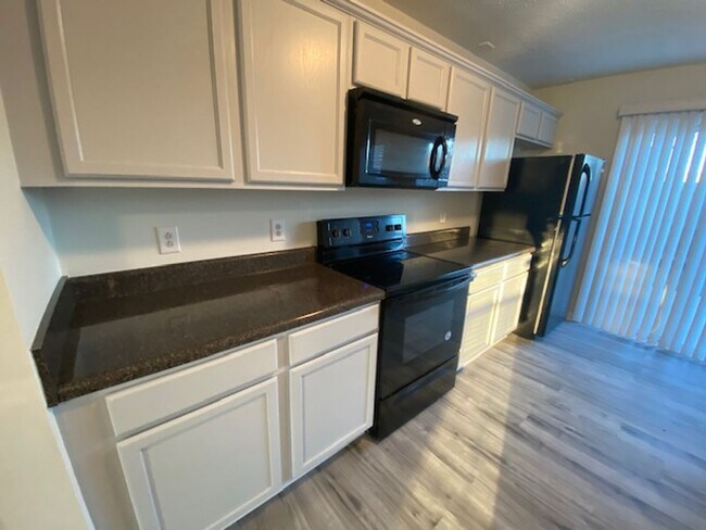 Building Photo - 324 Stewarts Landing Cir