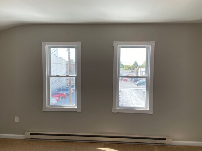 Building Photo - 122-122 N Hanover St