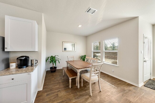 Building Photo - Want discounted utilities along with Free Rent? You came to the right place!