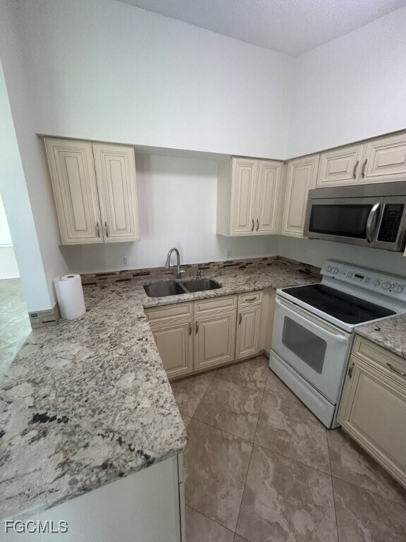 Building Photo - 4527-4529 Skyline Blvd