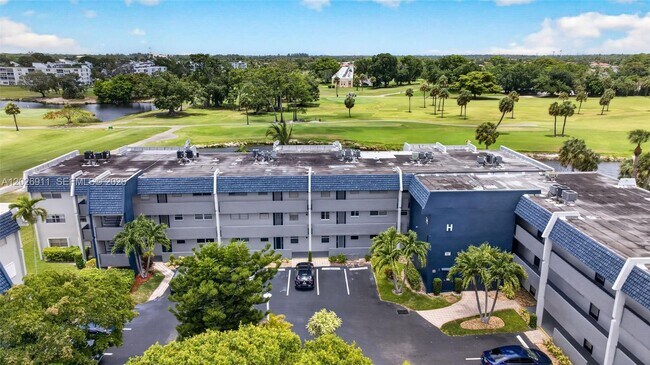 Building Photo - 7807 Golf Cir Dr