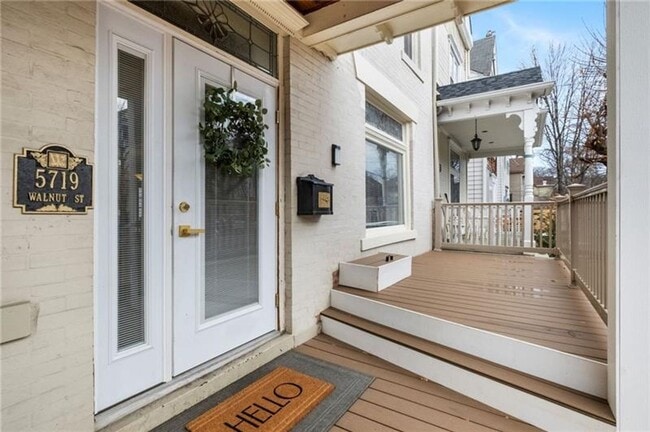 Building Photo - Luxurious 5-Bedroom Rental in the Heart of...