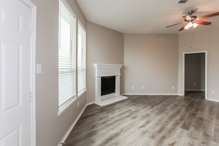 Building Photo - 2945 Stockton St