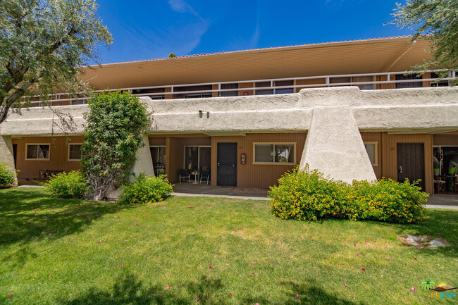 Building Photo - 510 N Villa Ct