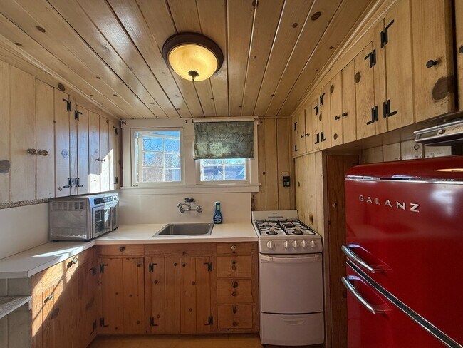 Building Photo - FR T 329