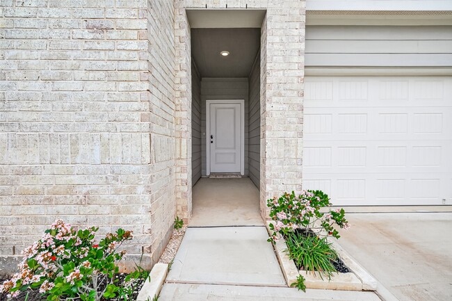 Building Photo - 4242 Wilsford Oak Wy