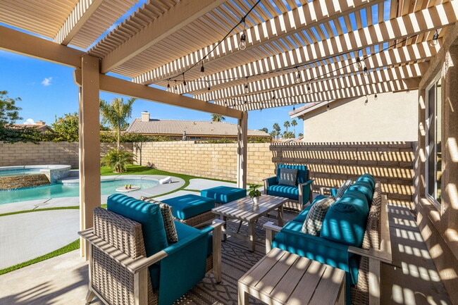Building Photo - 49771 Lincoln Dr