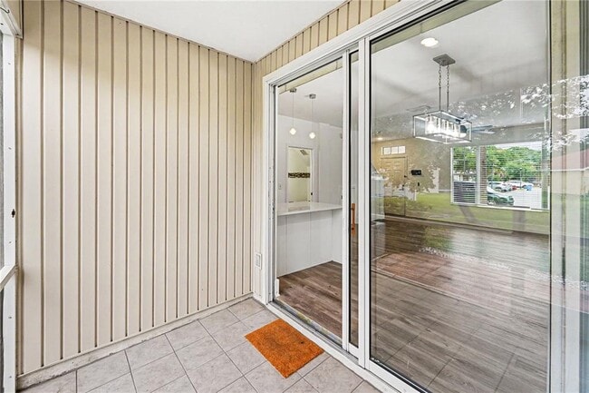 Building Photo - 12268 Country White Cir