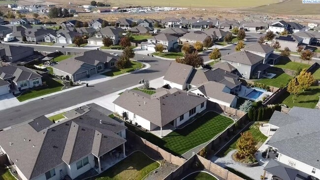 Building Photo - 6 to 18 mo lease available