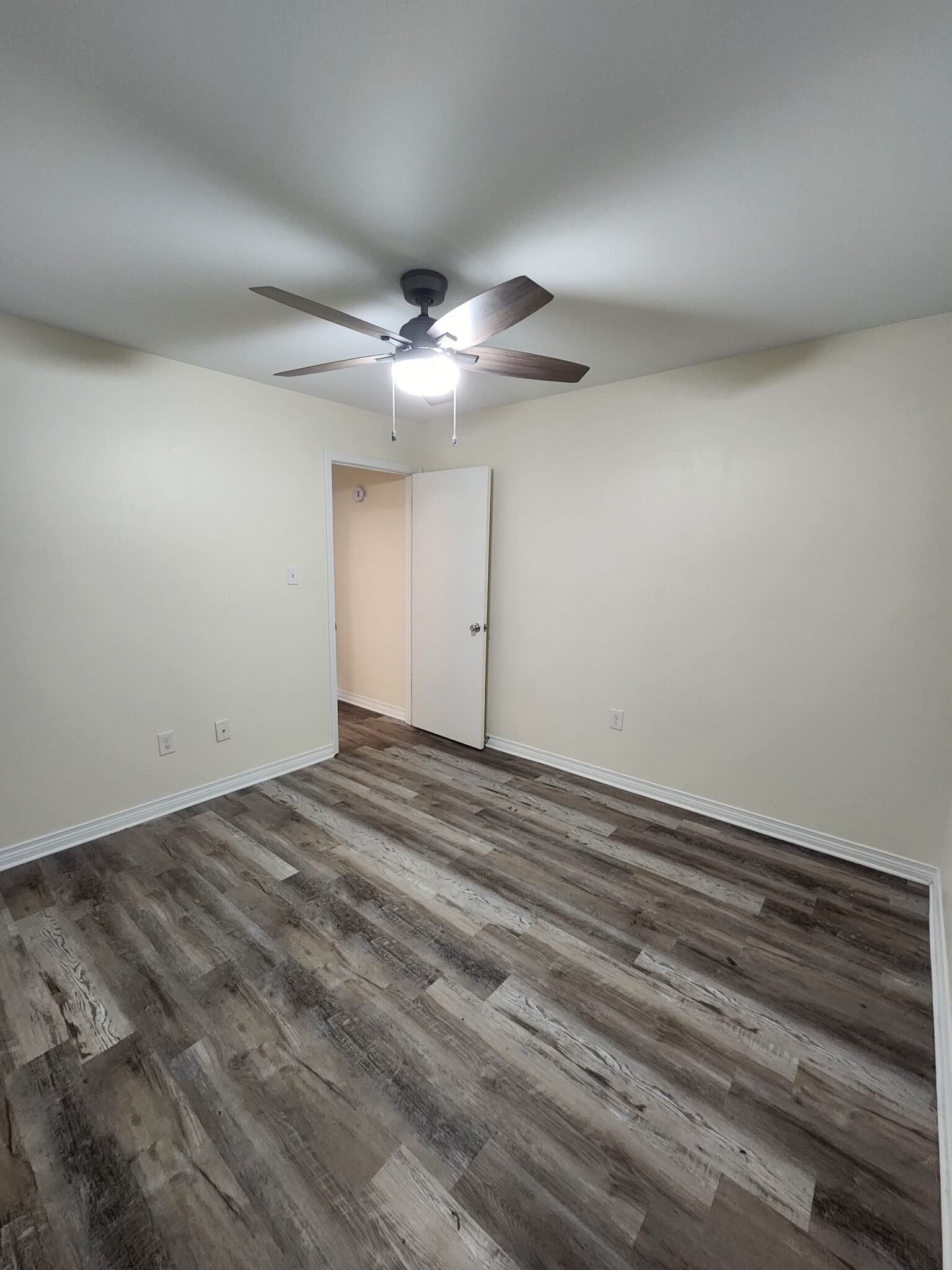 Building Photo - 4780 Pontchartrain Dr