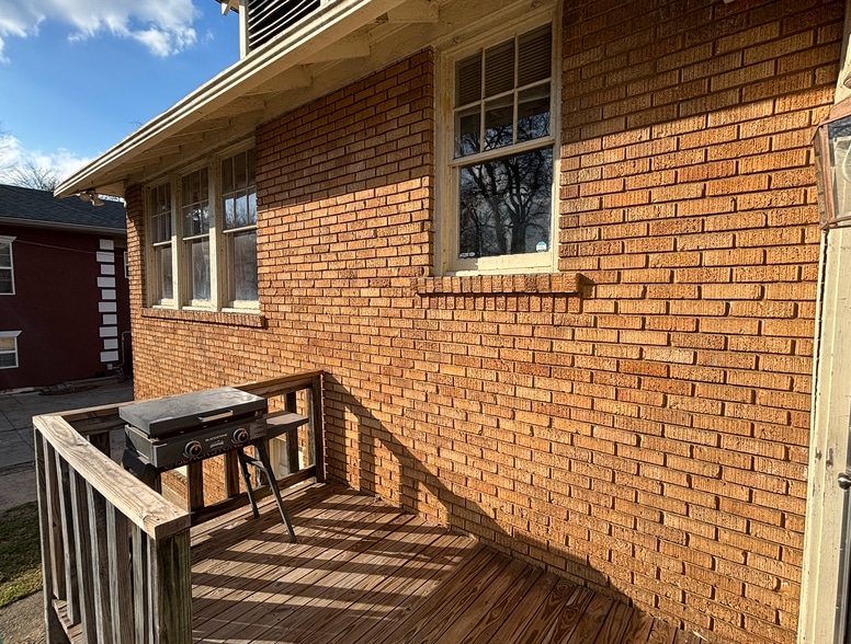 Building Photo - 3219 W Markham St