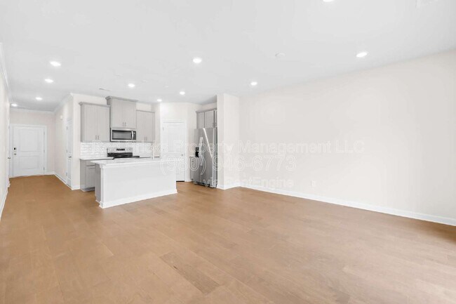 Building Photo - 6105 Starview Ter
