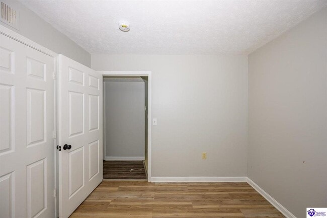 Building Photo - 623 Stewart St