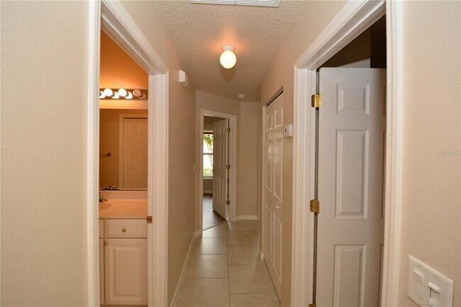 Building Photo - 56 Shinnecock Dr