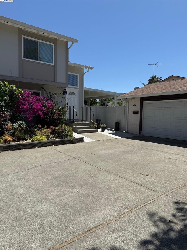 Building Photo - 2652 Autumnvale Dr