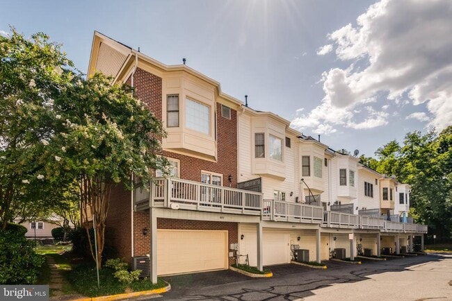 Building Photo - 8892 Ashgrove House Ln