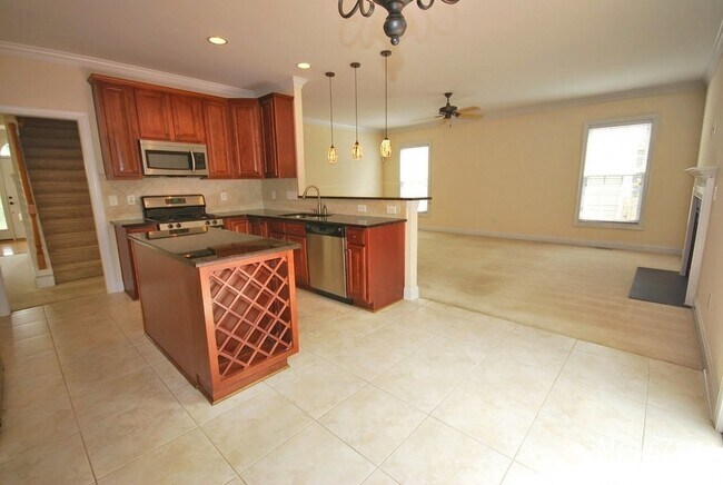 Building Photo - 414 Longford Ct
