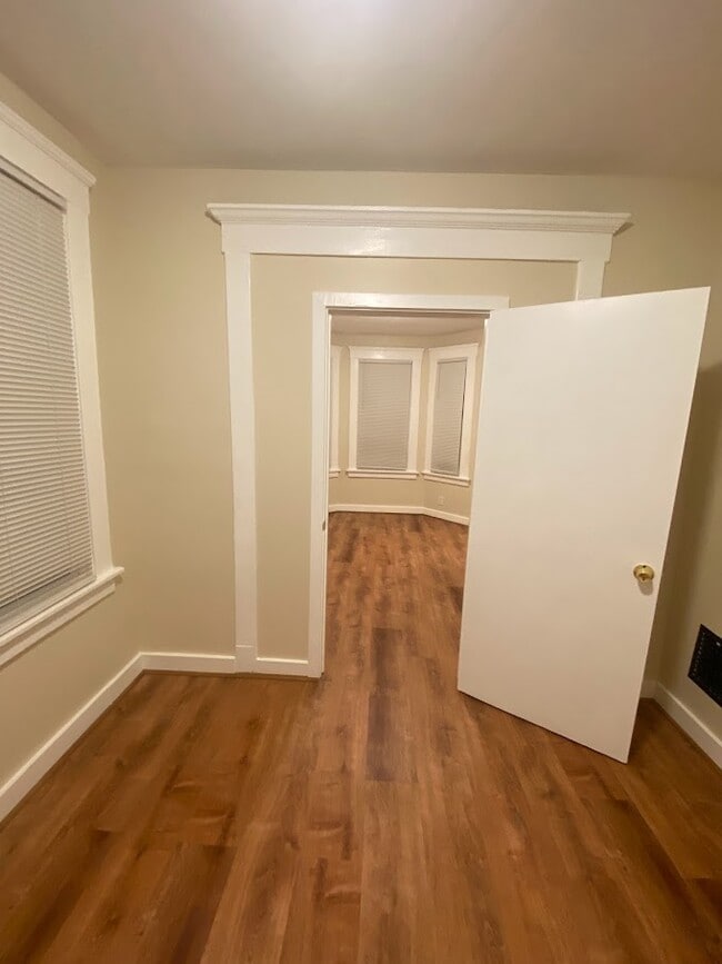 Building Photo - 160 Butler St