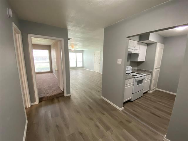 Building Photo - 9696 Walnut St