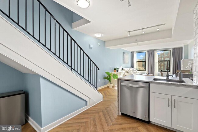 Building Photo - 631 D St NW