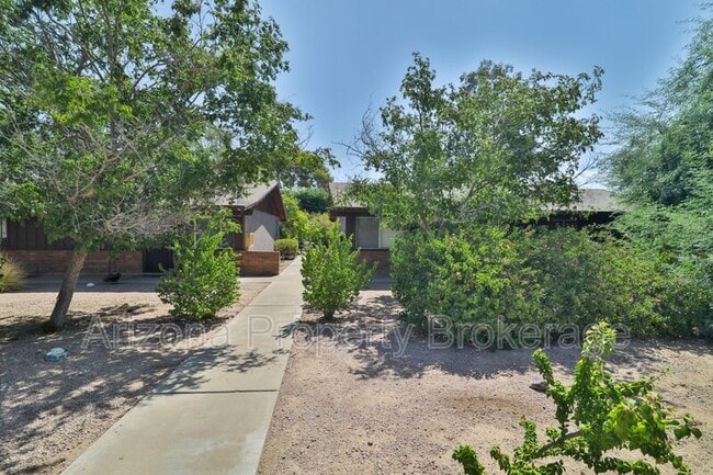 Building Photo - 2323 S College Ave