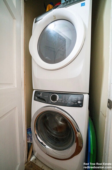 Building Photo - 133 St Alphonsus St