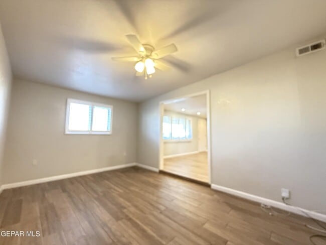 Building Photo - 10180 Saigon Dr