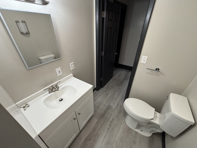 Building Photo - 621 Greenfield Ave SW