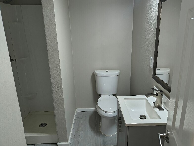 Building Photo - 9035 SE Division St